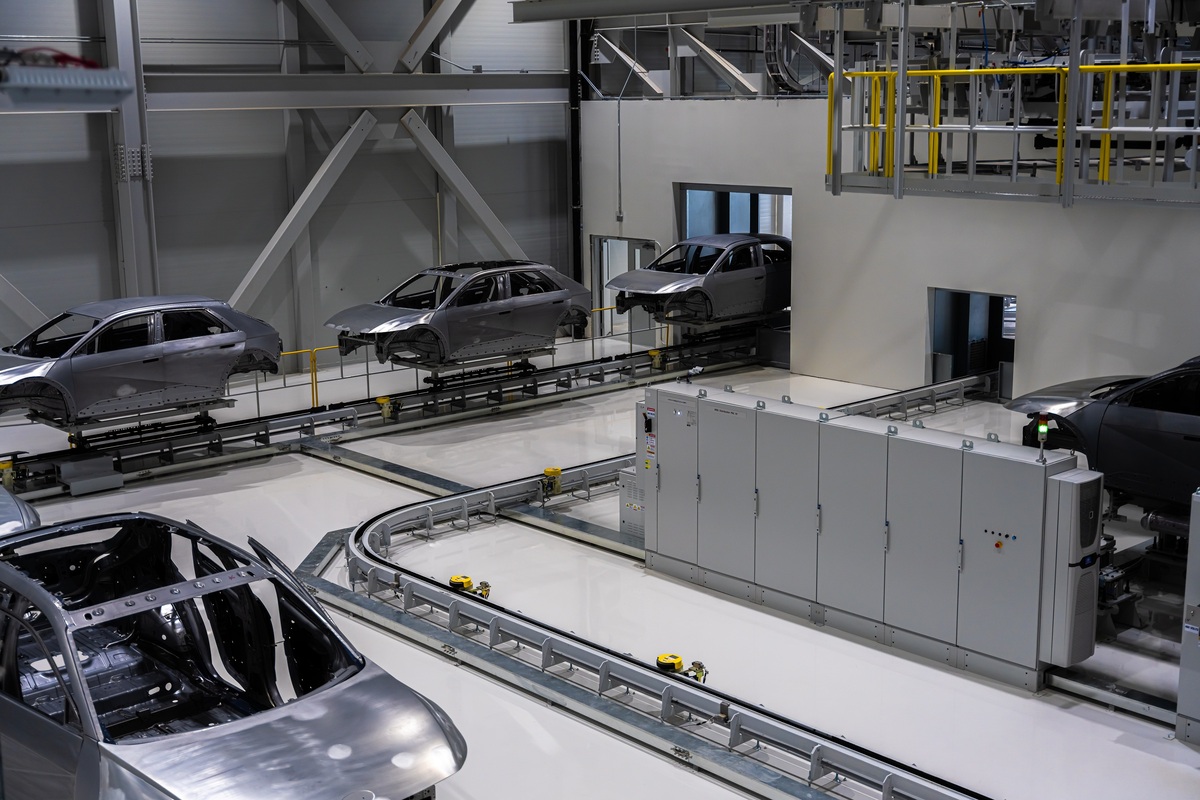 미국 조지아주 엘라벨(Ellabell)에 위치한 ‘현대자동차그룹 메타플랜트 아메리카(Hyundai Motor Group Metaplant America, HMGMA)'에서 아이오닉 5를 생산하는 모습. 사진=현대차그룹 제공