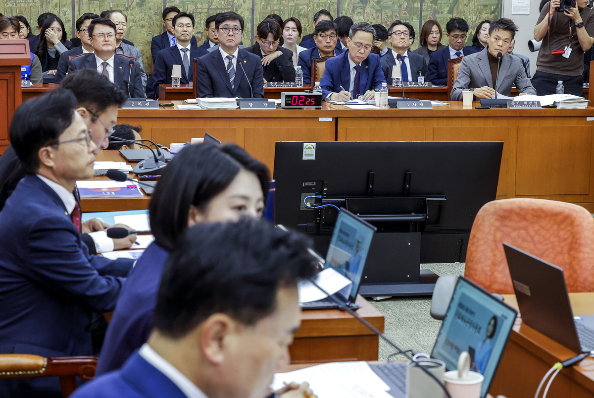 배현진 국민의힘 의원이 7일 서울 여의도 국회에서 열린 문화체육관광위원회 문체부 국정감사에서 박진영 대통령 직속 대중문화교류위원회 공동위원장에게 질의하고 있다. 사진=뉴시스