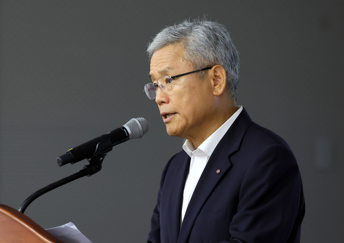 김동철 한국전력공사 사장이 지난 8월 26일 서울 영등포구 한국전력공사 남서울본부에서 열린 지역 균형발전과 산업경쟁력 강화를 위한 산업용 지역 전기요금제 공청회에서 인사말을 하고 있다. 뉴시스